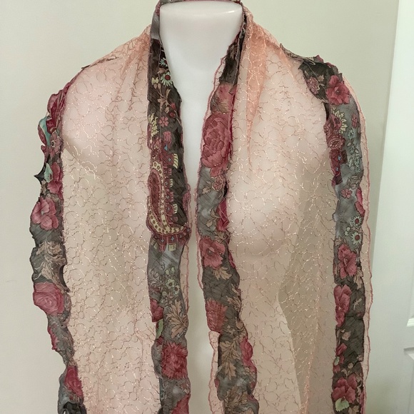 Pink Lace Fancy Scarf Excellent Condition - Picture 3 of 13